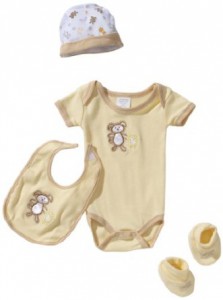 Baby-Geschenkset mit Babymütze, Body, Lätzchen und Socken