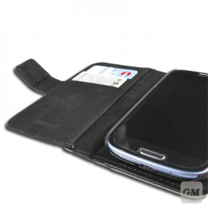 Aufgeklapptes schwarzes Flipcase mit Samsung Galaxy Handy und eingesteckter EC-Karte.