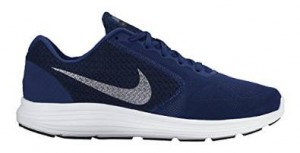 Laufschuh von Nike in blauer Farbe und weißer Sohle