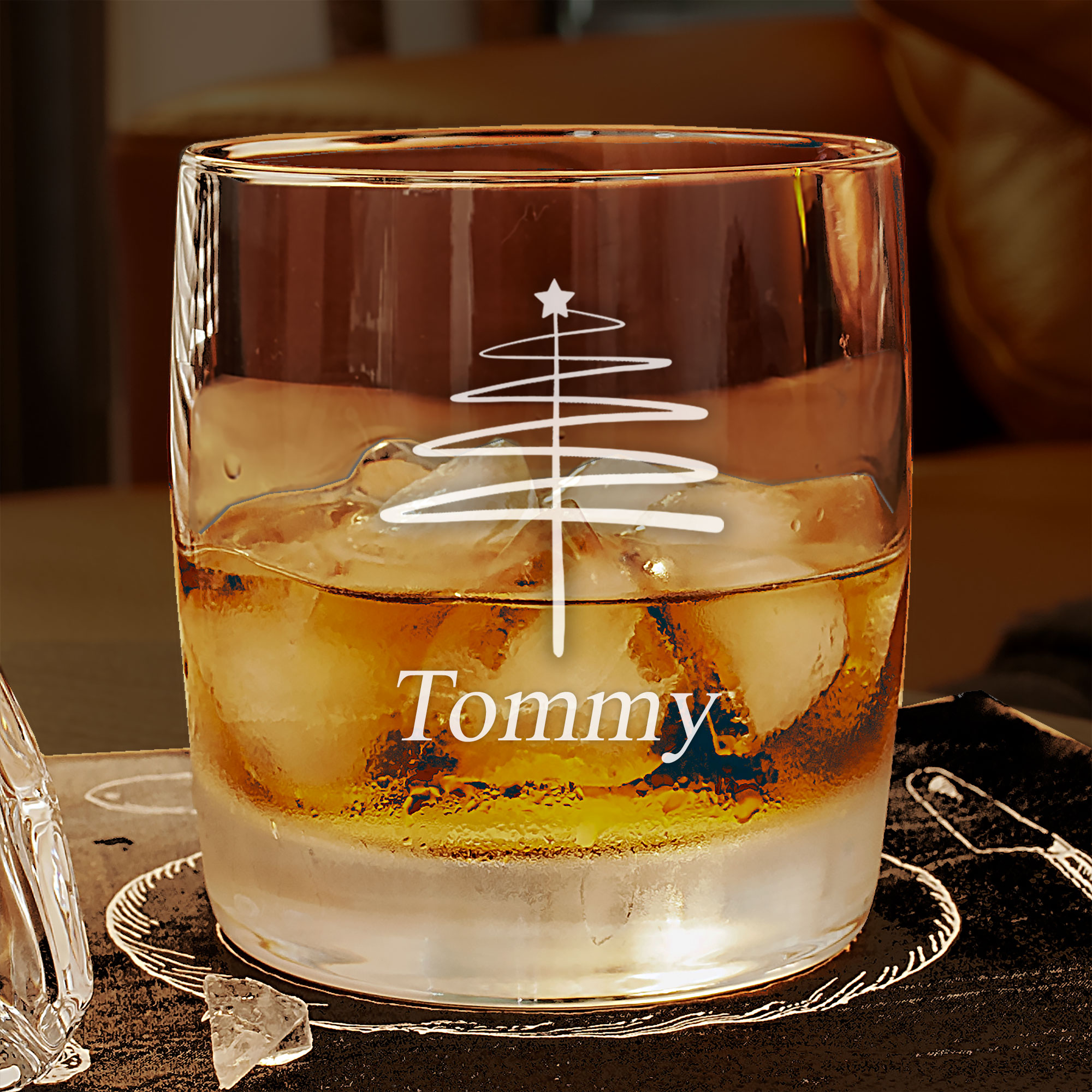 Weihnachtsgeschenk Whiskyglas mit Weihnachtsmotiv Tannenbaum und Gravur - Limited Edition 